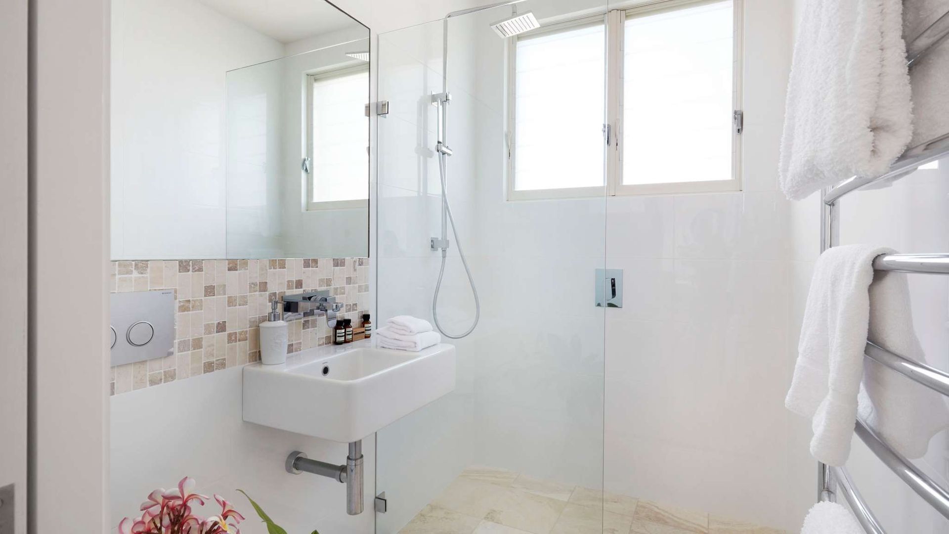 Palm Beach Penthouse by Contemporary Hotels — image 21