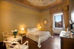 Appartement, 3 slaapkamers | 3 slaapkamers, luxe beddengoed, donzen dekbedden, een kluis op de kamer