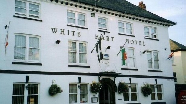 Exterior - The White Hart Hotel (Launceston)