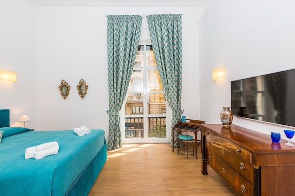 Appartamento Luxury, 3 camere da letto | 3 camere, insonorizzazione, ferro/asse da stiro, Wi-Fi gratuito