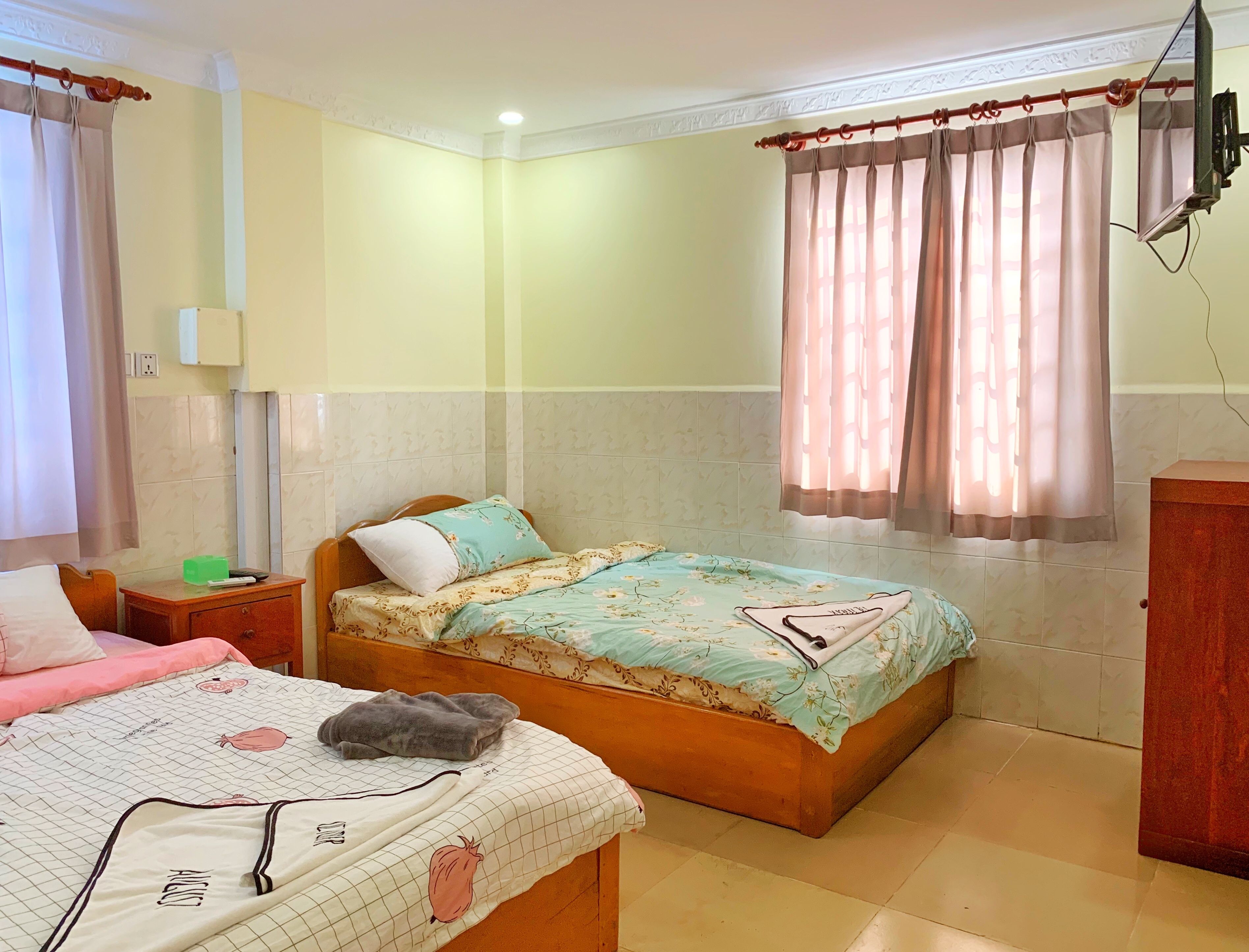 romantic twin room, 1 bedroom | premium bedding, individually decorated, individually furnished