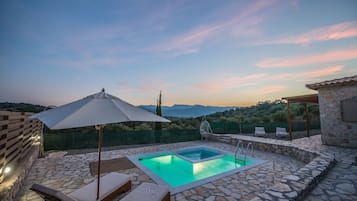 Villa, piscine privée, rez-de-chaussée | Terrasse/Patio