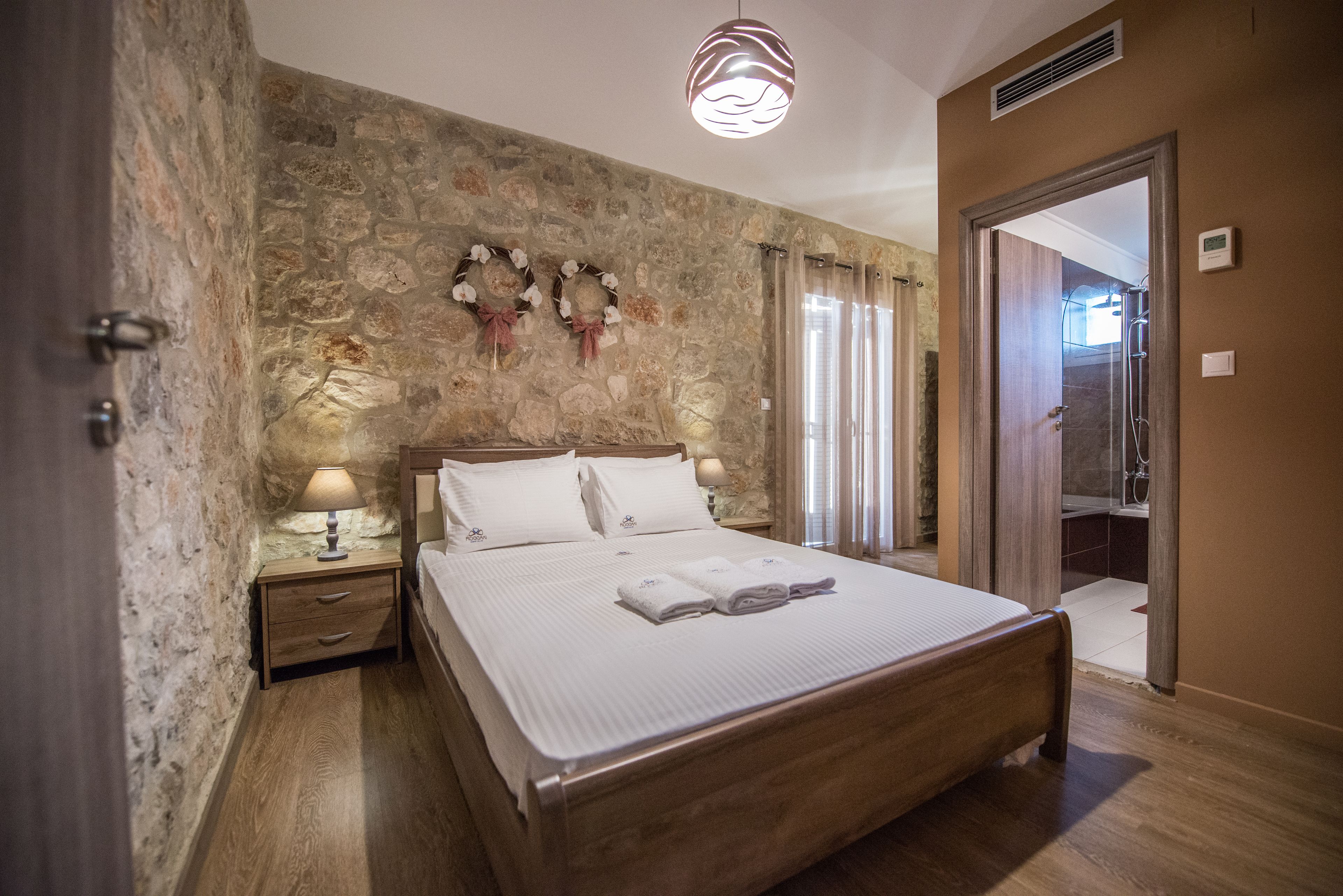 2 chambres, fer et planche à repasser, Wi-Fi gratuit, draps fournis