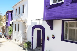 Property entrance - Hanimeli Hotel (Bozcaada)