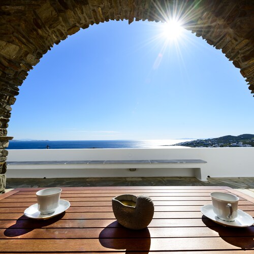 Veranda Me Thea (Terrace with view)