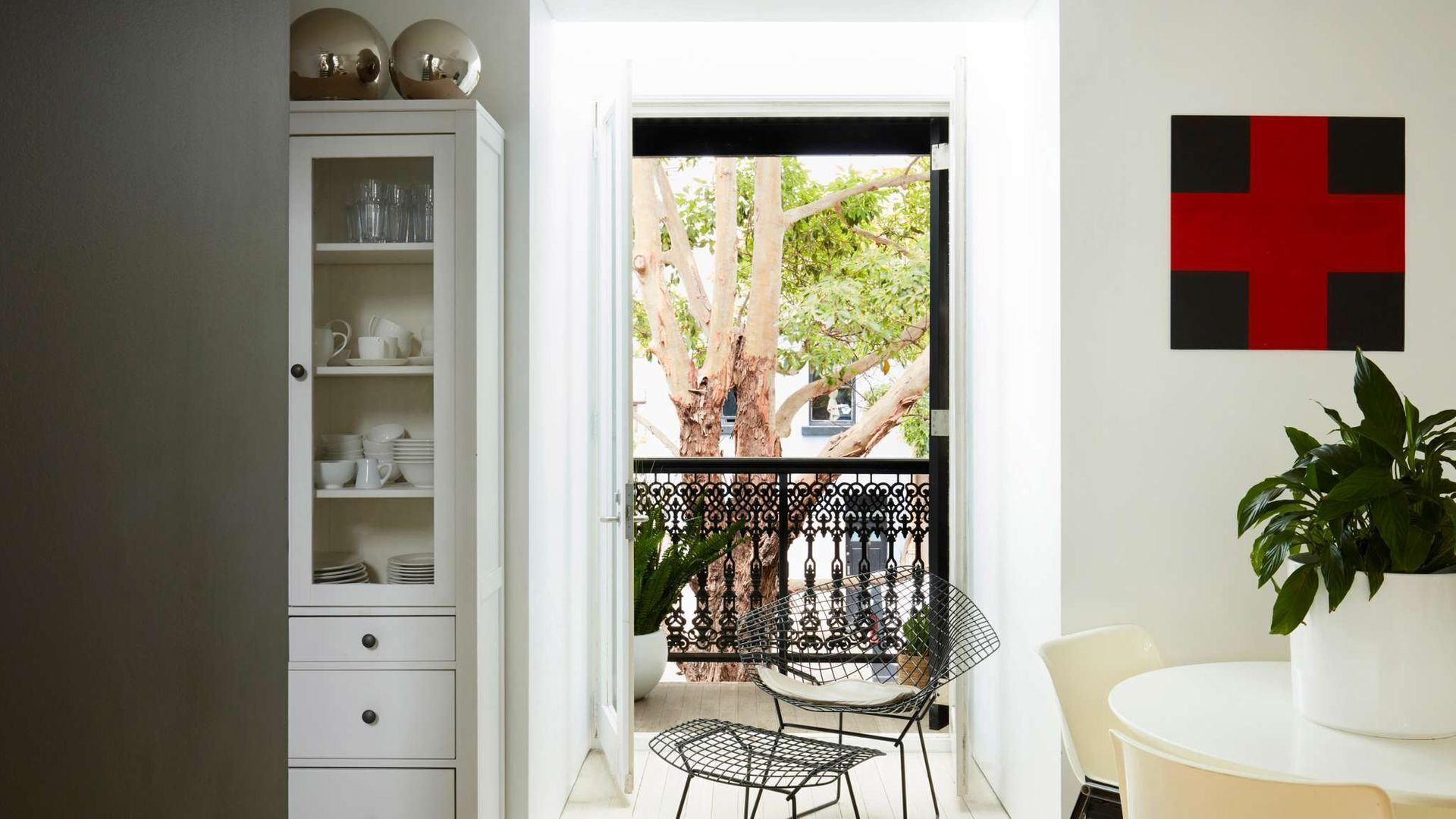 Apartment One by Contemporary Hotels is the quintessential glamorous Darlinghurst apartment for thos — image 11