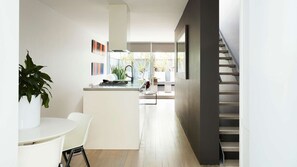 Unclassified image, 2 of 15, button