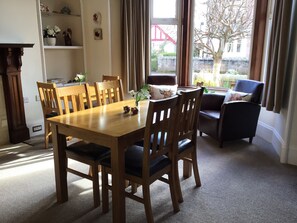 In-room dining - The Castle B&B (Inverness)