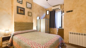 Quarto casal ou duplo econômico | Roupas de cama premium, edredons de pluma