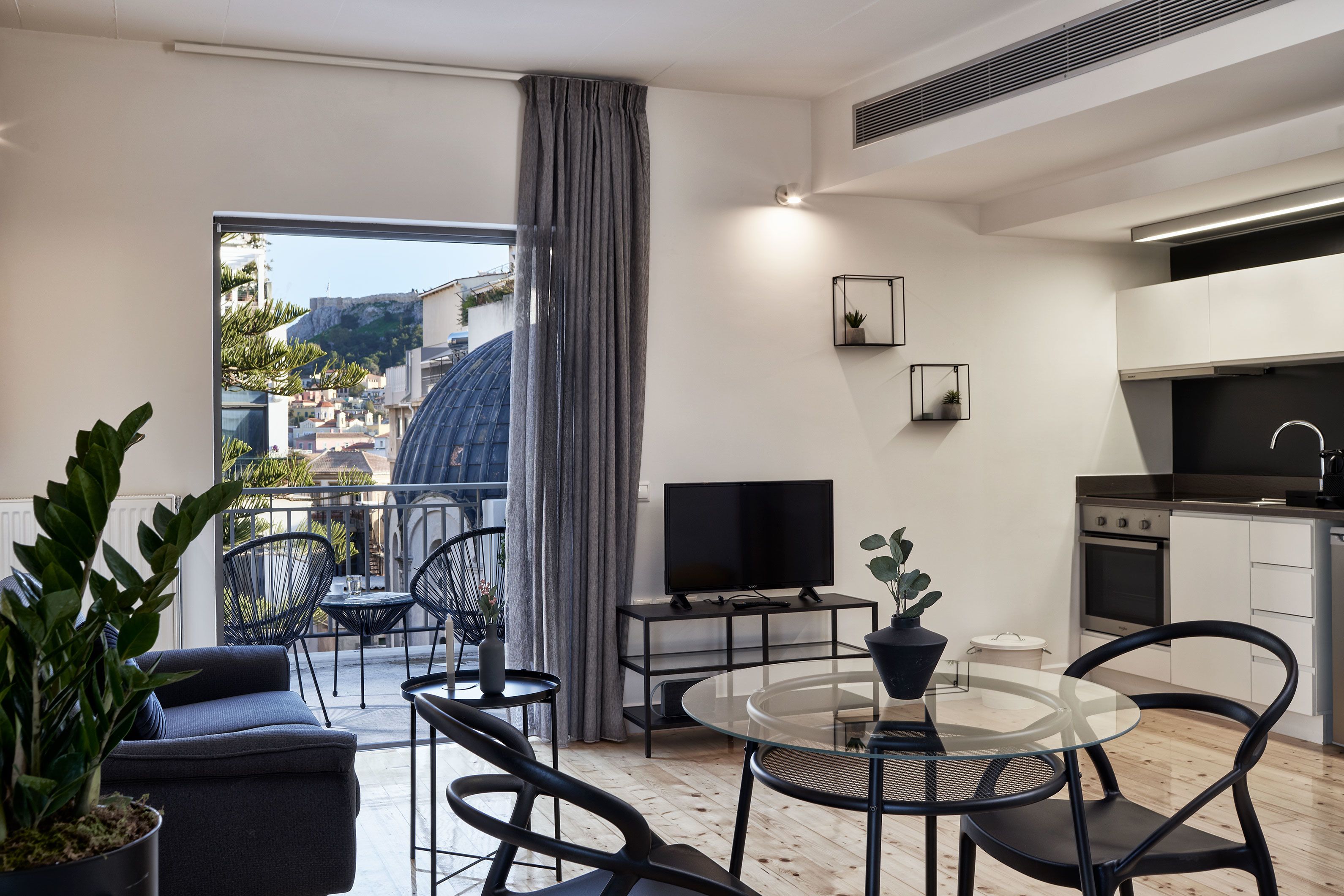 Loft Suite | Living area | Smart TV