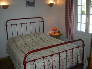 2 bedrooms, iron/ironing board, free WiFi - Vacation rental house with pool ROUSSILLON LS2-91 (Roussillon)
