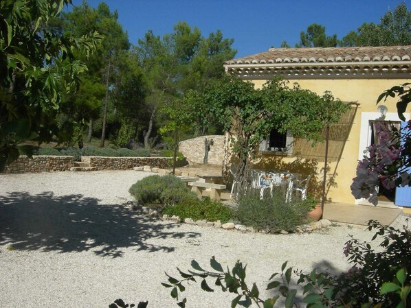Terrace/patio - Vacation rental house with pool ROUSSILLON LS2-91 (Roussillon)
