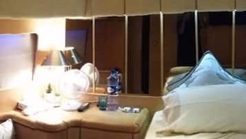 客房內保險箱、遮光布/窗簾、隔音、床單