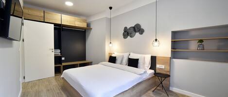 Apartment | Iron/ironing board, free cribs/infant beds, free WiFi, bed sheets