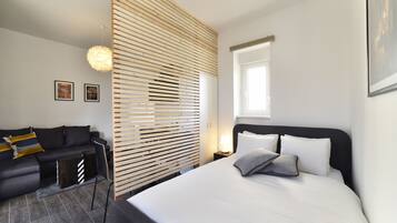 Studio | Free cribs/infant beds, free WiFi, bed sheets