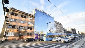 施設の正面