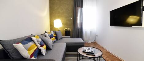 아파트 | 거실 공간 | 평면 TV