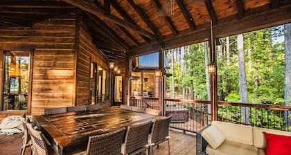 Lusa Nita Retreat – Luxe Lodge w/ Hot Tub, Sauna & Stunning Outdoor Living!