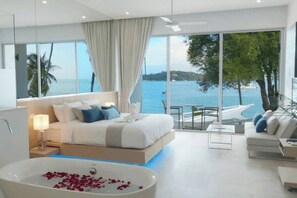 8 bedrooms, free wired Internet - Baan Amandeha (Wichit)