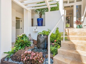Property grounds - Villa Ana (Honolulu)