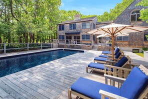 Outdoor pool - Villa Nostro Palazzo (East Hampton)