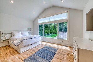5 bedrooms, minibar, soundproofing, iron/ironing board - Villa Vajra (Bridgehampton)