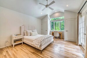 5 habitaciones, minibar y sistema de insonorización 