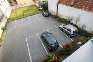 Free self parking - Galileo Apartment (Zagreb)