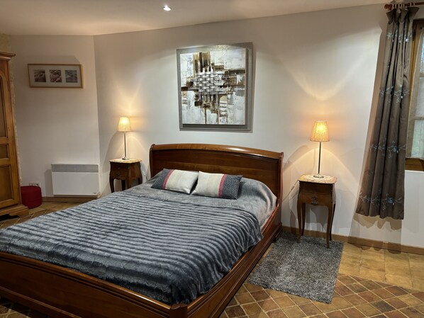 Chambre Confort, non-fumeur, vue jardin (St Yves)