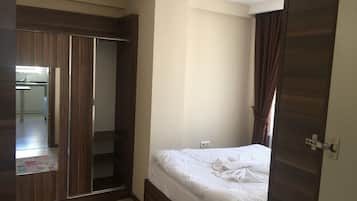 Apartment | 1 bedroom, desk, free cots/infant beds, free WiFi