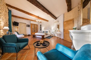 Double Room (Prestige) | Living area | Flat-screen TV, printers