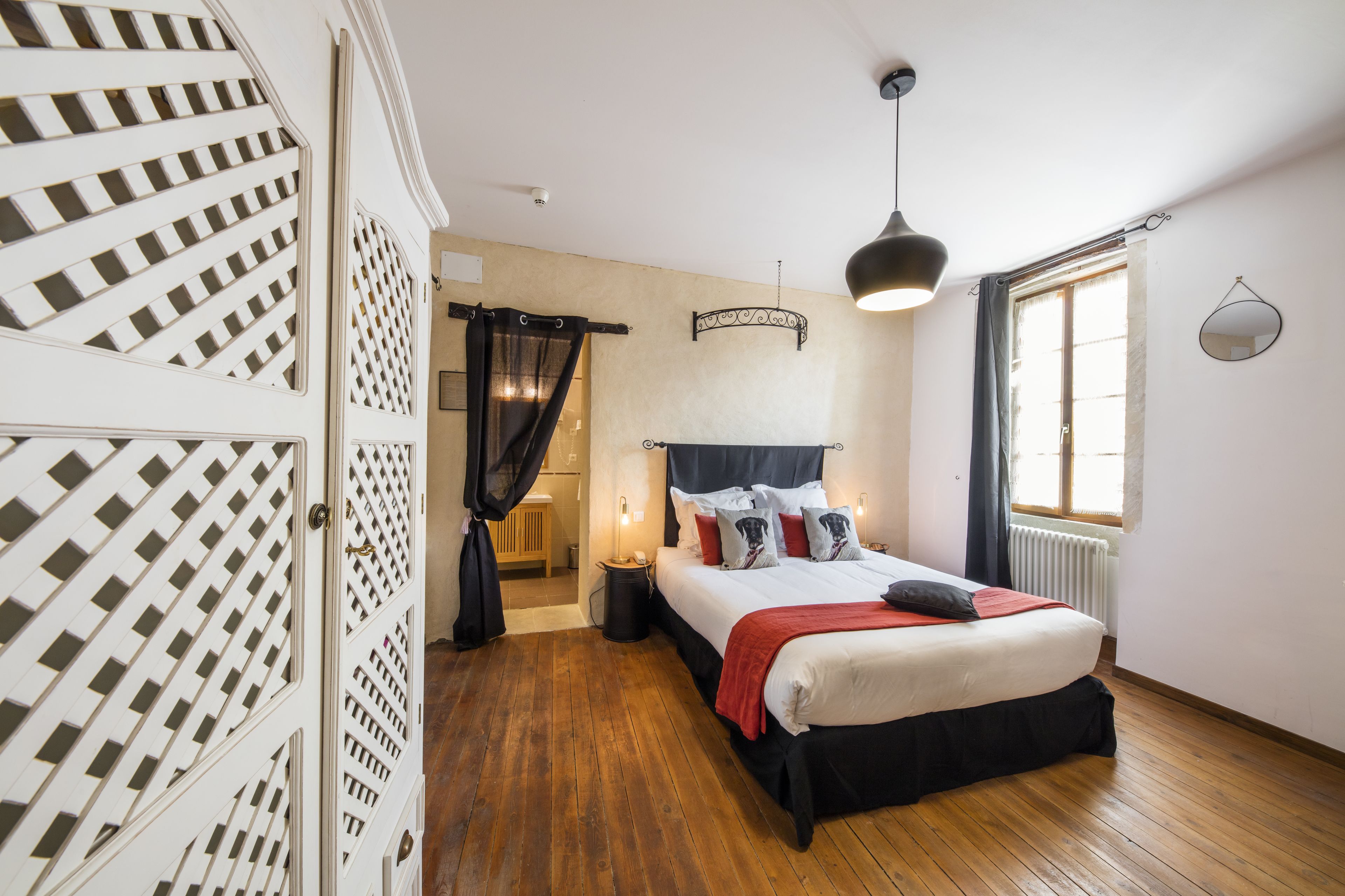 double room (plaisance) | in-room safe, individually decorated, individually furnished