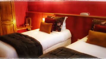 Caja de seguridad en la habitación y decoración personalizada