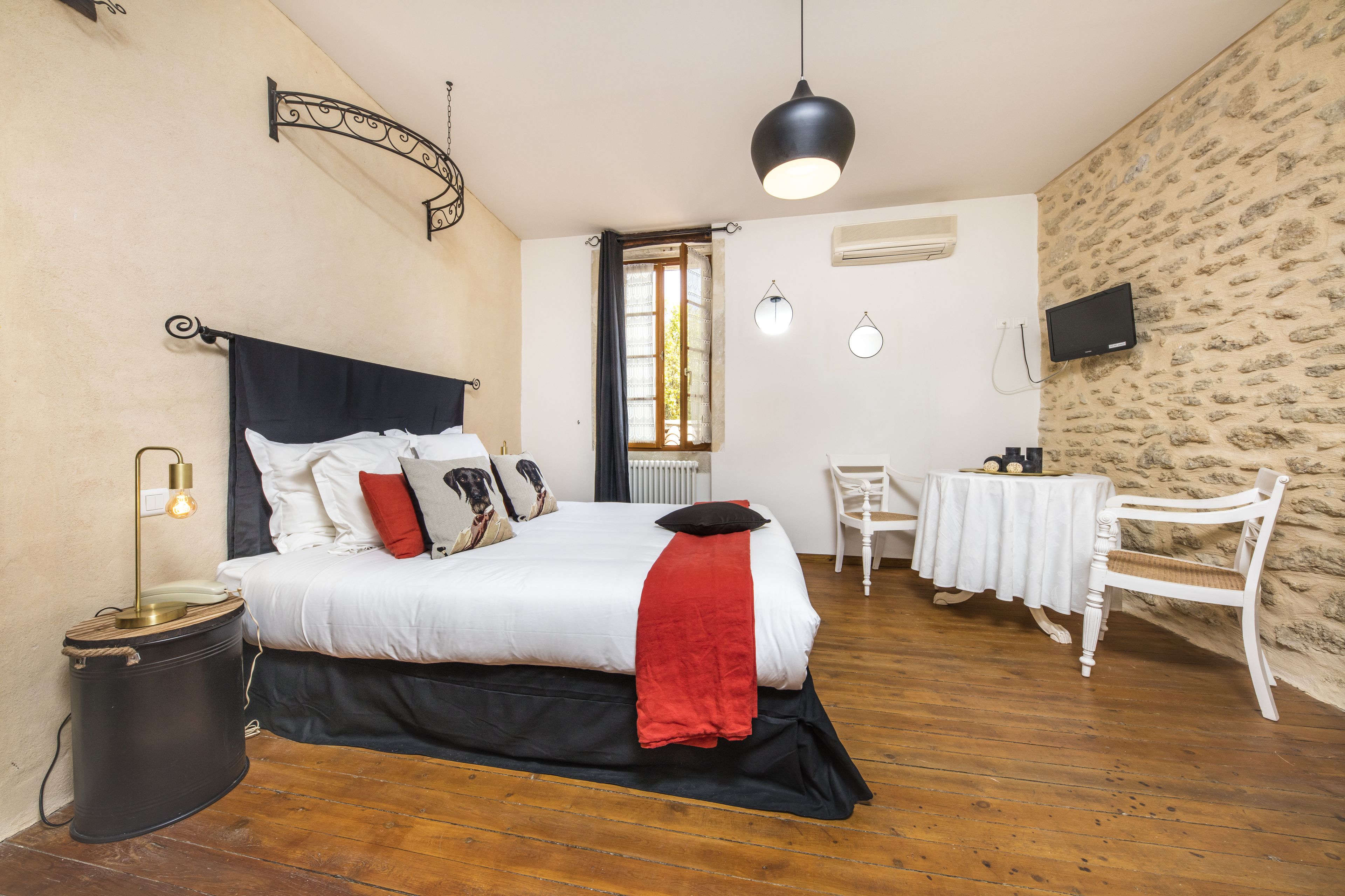 double room (plaisance) | in-room safe, individually decorated, individually furnished