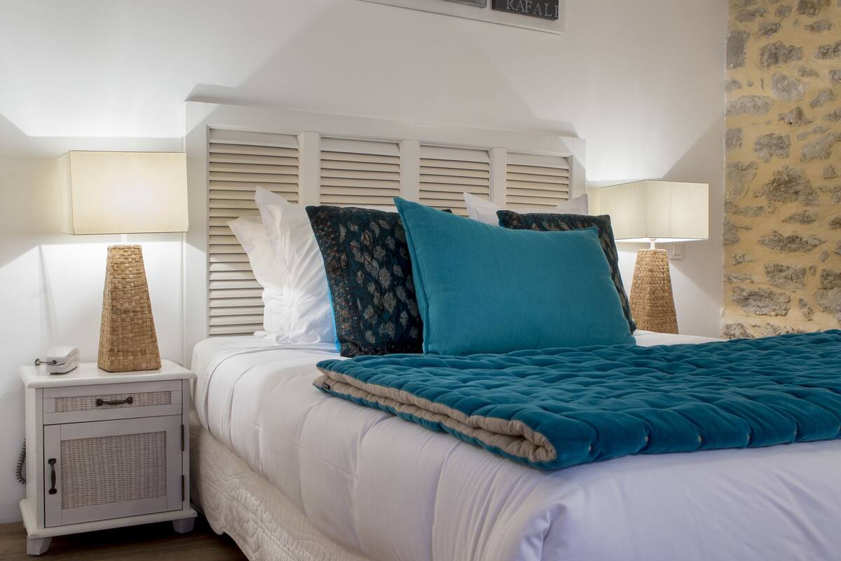 double room (charme) | in-room safe, individually decorated, individually furnished