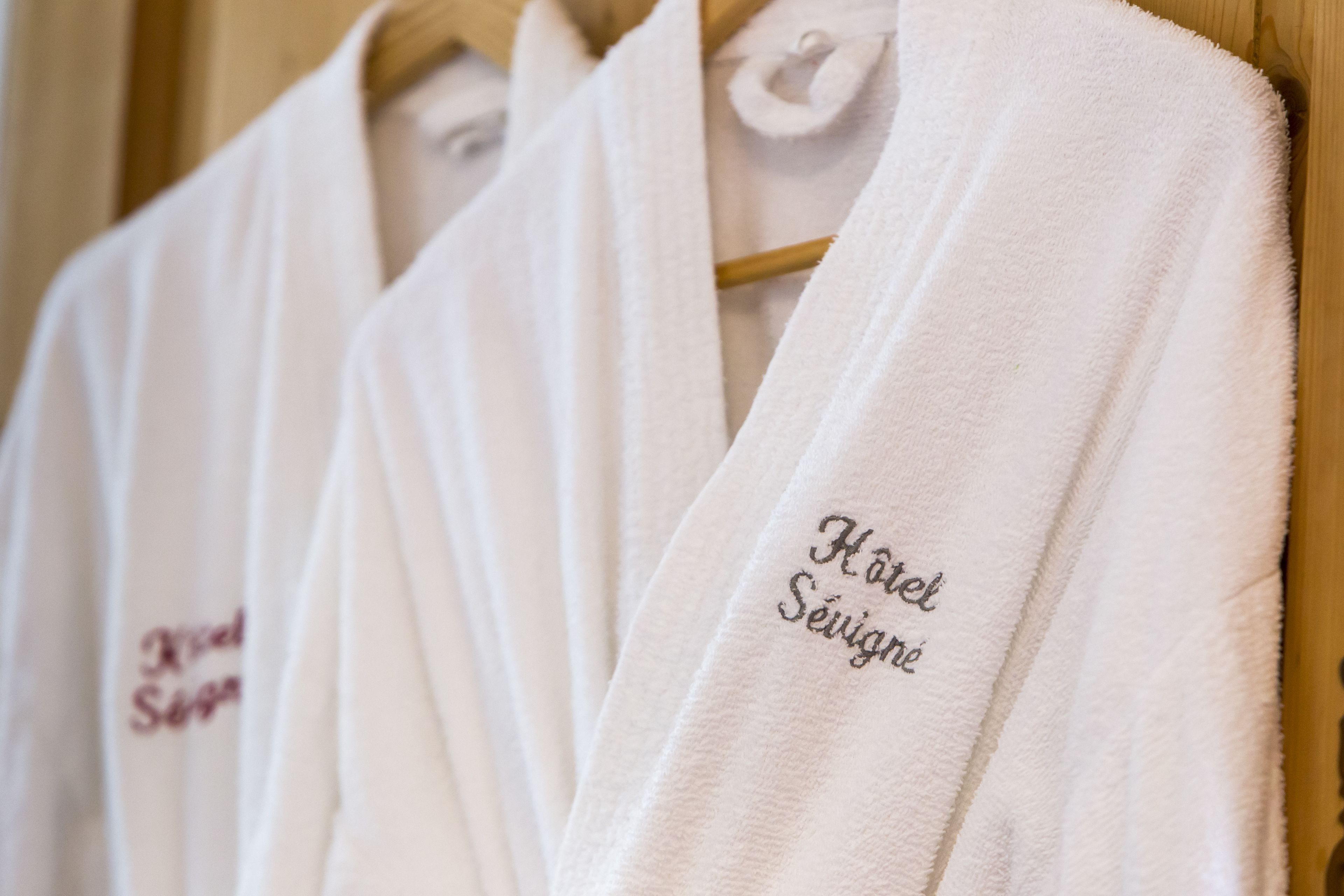 double room (prestige) | bathroom amenities | deep-soaking bathtub, free toiletries, hair dryer, slippers