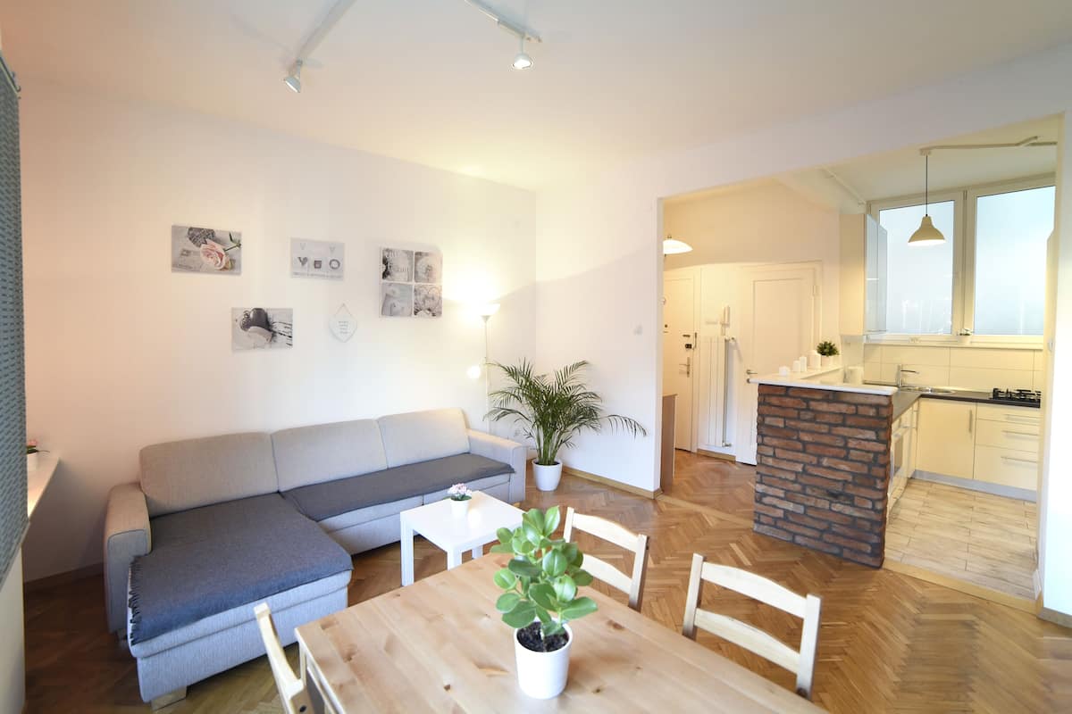 Studio (Khaleesi) | Living area