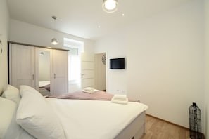 Apartment (2nd floor)