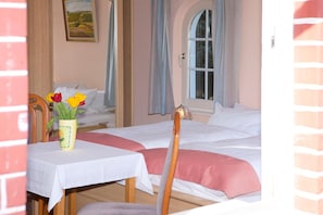 Double Room | Living area - Pension Haus Waldheim (Malente)