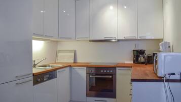 Refrigerador, placa de cocina, lavavajillas, cafetera/tetera