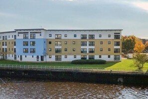 Exterior - ArcView: SEC/Hydro 2 bed flat with amazing views & Parking (Glasgow)