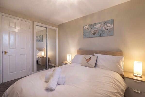 2 bedrooms, iron/ironing board, WiFi, bed sheets - ArcView: SEC/Hydro 2 bed flat with amazing views & Parking (Glasgow)