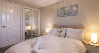 ArcView: SEC/Hydro 2 bed flat with amazing views & Parking