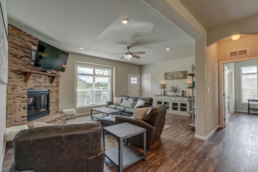 Delwyn House- Pet Friendly-15 Min To Ski Cooper W/ Hot Tub! - Leadville, CO