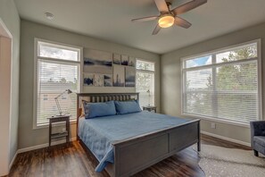 3 Schlafzimmer, Bügeleisen/Bügelbrett, WLAN, Bettwäsche