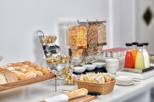 Free daily buffet breakfast