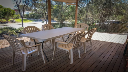 Greenly Sunset is a great budget holiday shack