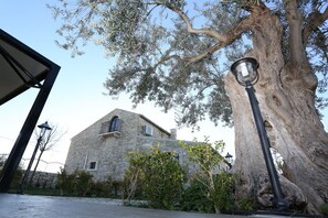 Exterior detail - Serravalle Relais & Country Villa (Chiaramonte Gulfi)