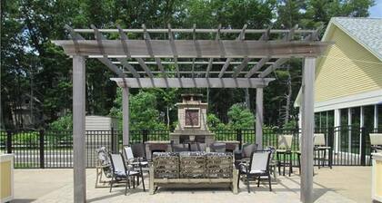 Two Bedroom, One Bathroom Cottage Next to Clubhouse & Pools