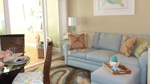 Flat-screen TV - Beautiful Year Round Duplex Unit With Custom Kitchen & Large Private Patio (Wells)